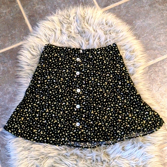 Black, white and yellow floral skirt NWOT